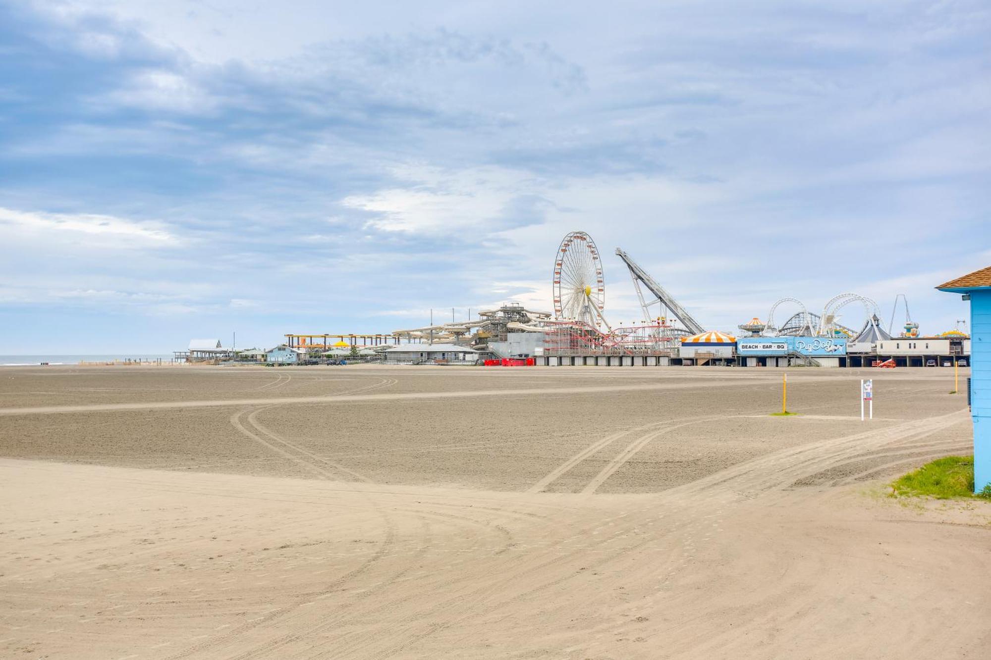 Quaint Wildwood Condo About Walk To Beach! Exterior photo