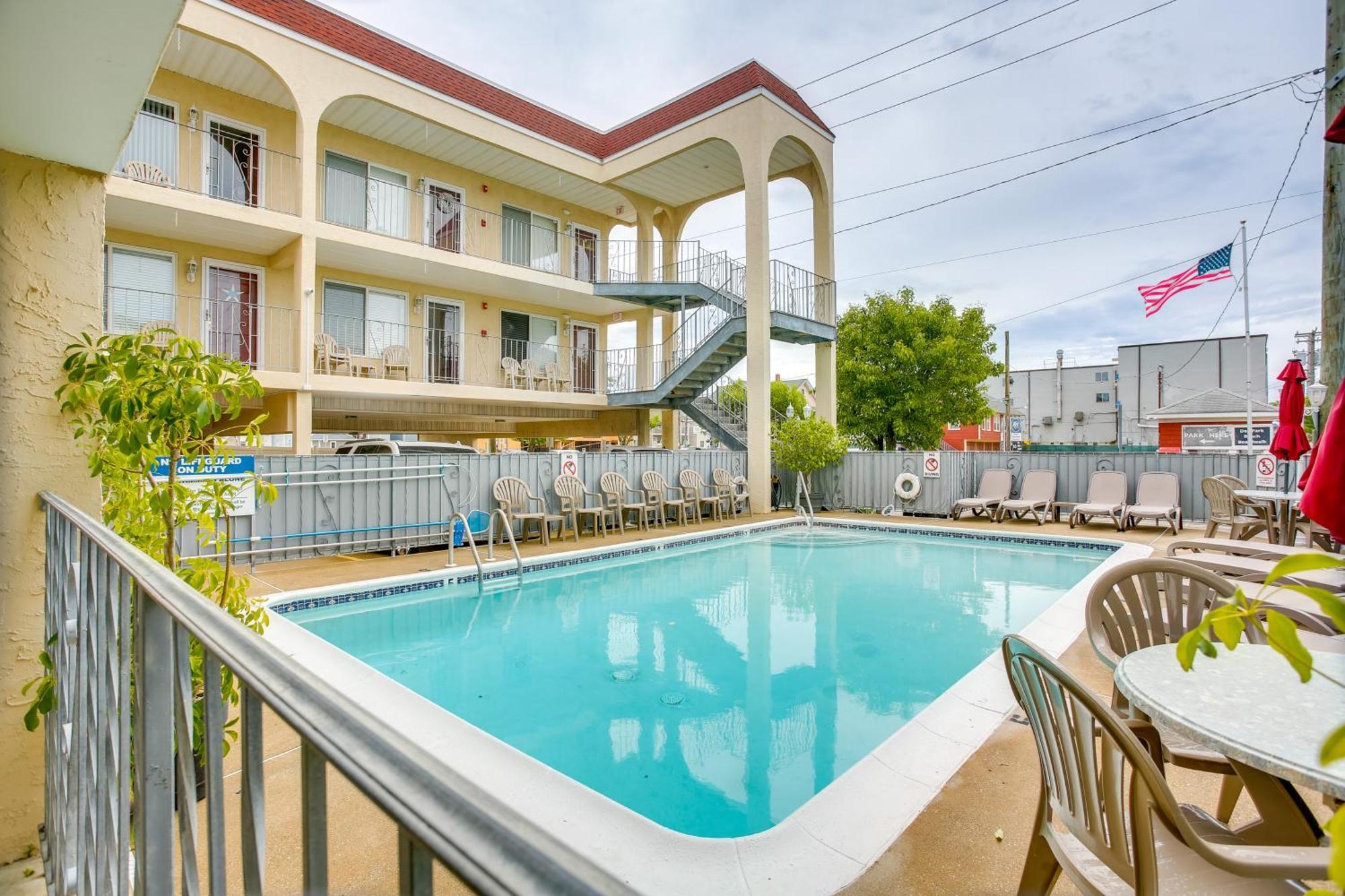 Quaint Wildwood Condo About Walk To Beach! Exterior photo