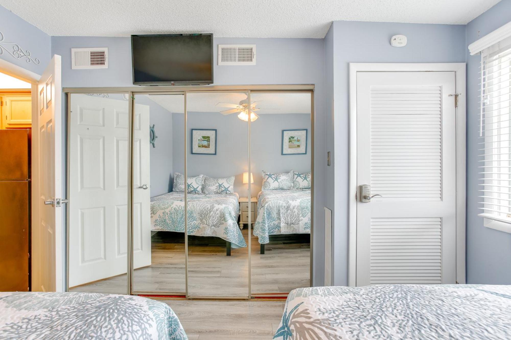 Quaint Wildwood Condo About Walk To Beach! Exterior photo