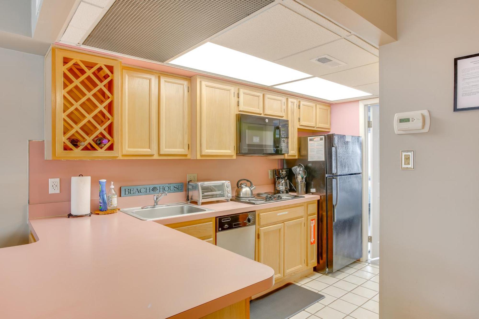 Quaint Wildwood Condo About Walk To Beach! Exterior photo