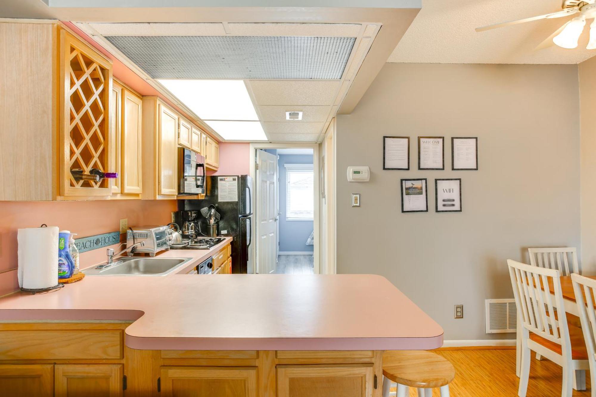 Quaint Wildwood Condo About Walk To Beach! Exterior photo