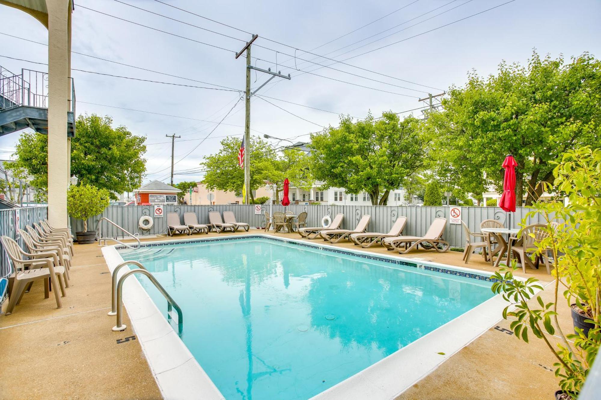 Quaint Wildwood Condo About Walk To Beach! Exterior photo